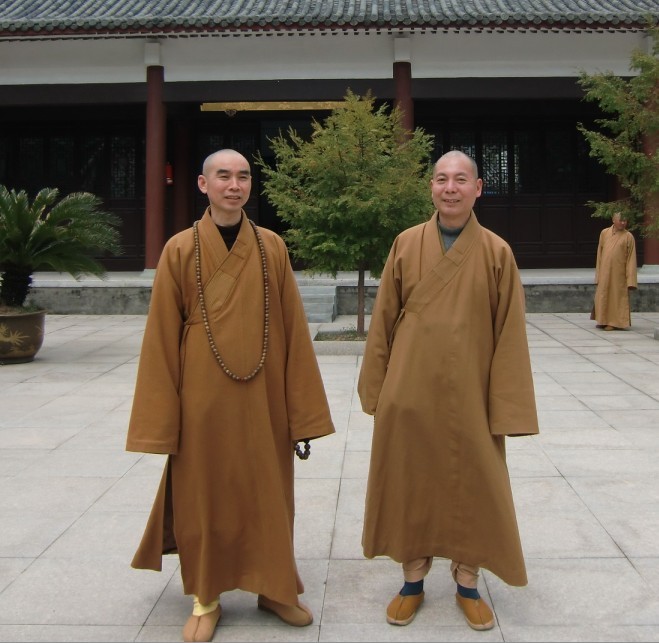 天童寺方丈诚信大和尚拜访本寺方丈了法大和尚(图4)