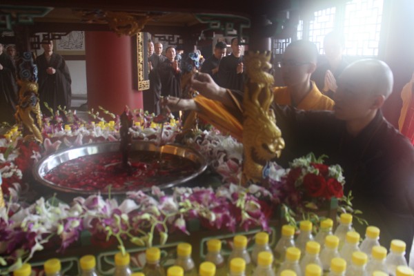 温州雁荡山能仁寺庆祝佛诞节举行盛大浴佛节(图16)