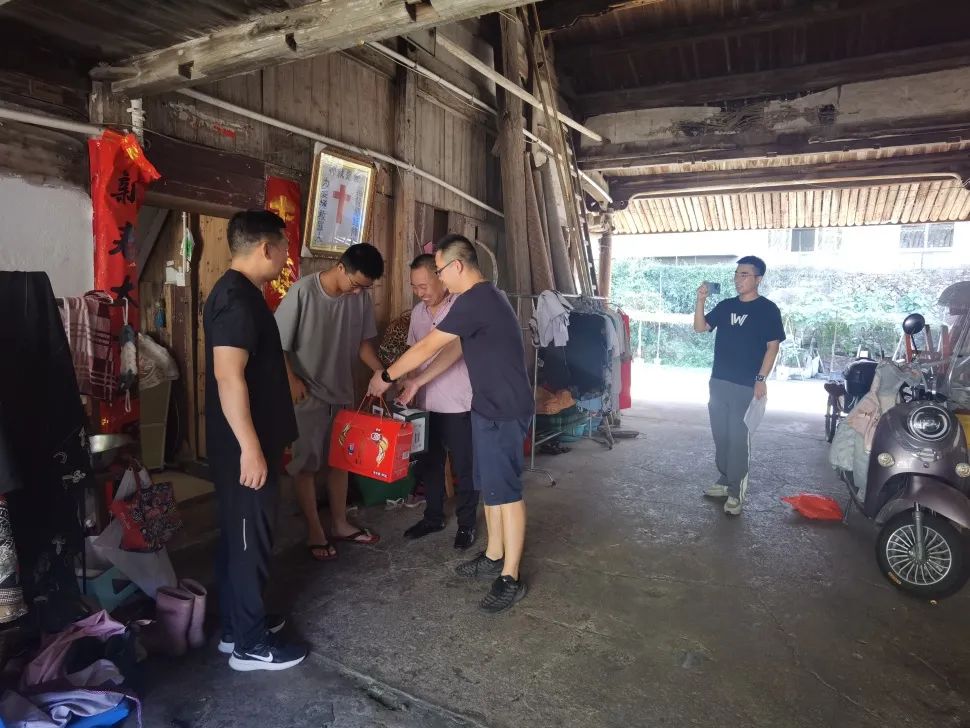 乐清统一战线开展“金秋助学”活动(图5) 图片