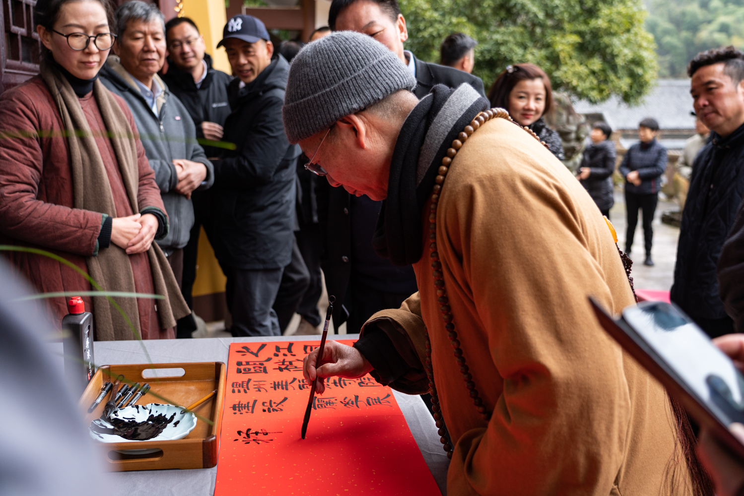 兰叶葳蕤｜雁荡山能仁寺素心“之江同心·瓯越兰馨”温州美丽寺院建设暨兰花展开幕圆满(图3)